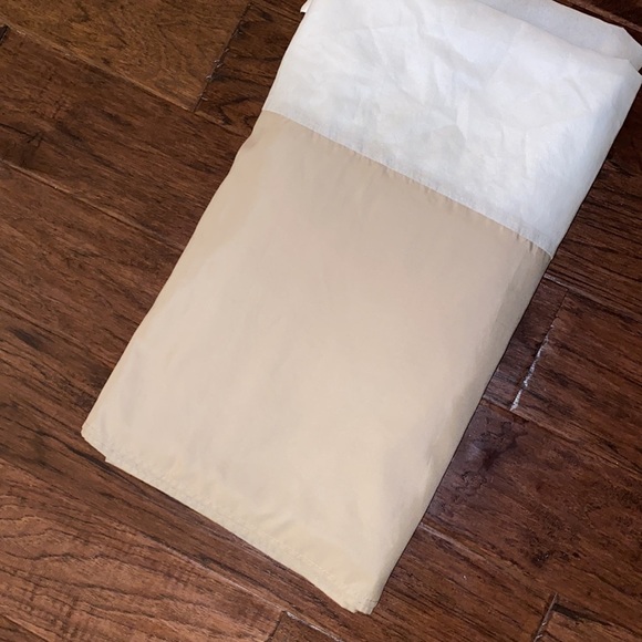 Mainstays tan bedskirt flat with pleated corner​ - Picture 2 of 8